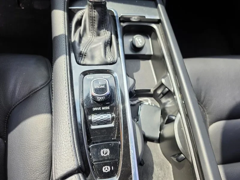 Volvo S90 D5 Awd Momentum, снимка 9 - Автомобили и джипове - 55376535