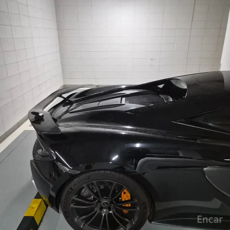 McLaren 570S Coupe Bowers & Wilkins* Vehicle Lift* Carbon Ceramic* , снимка 4 - Автомобили и джипове - 55737931