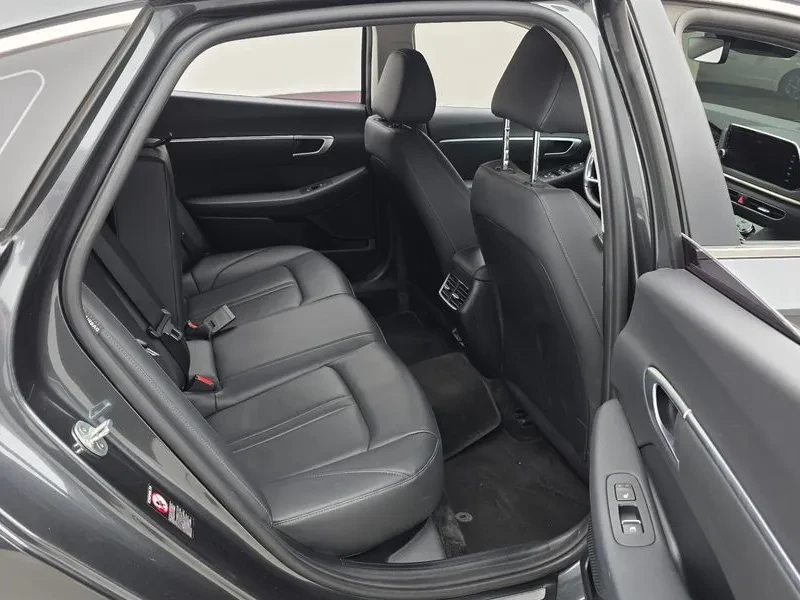Hyundai Sonata 2.0 Premium, снимка 12 - Автомобили и джипове - 55785057