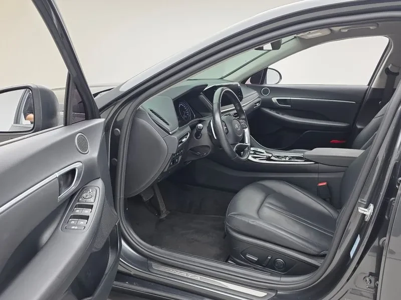 Hyundai Sonata 2.0 Premium, снимка 10 - Автомобили и джипове - 55785057