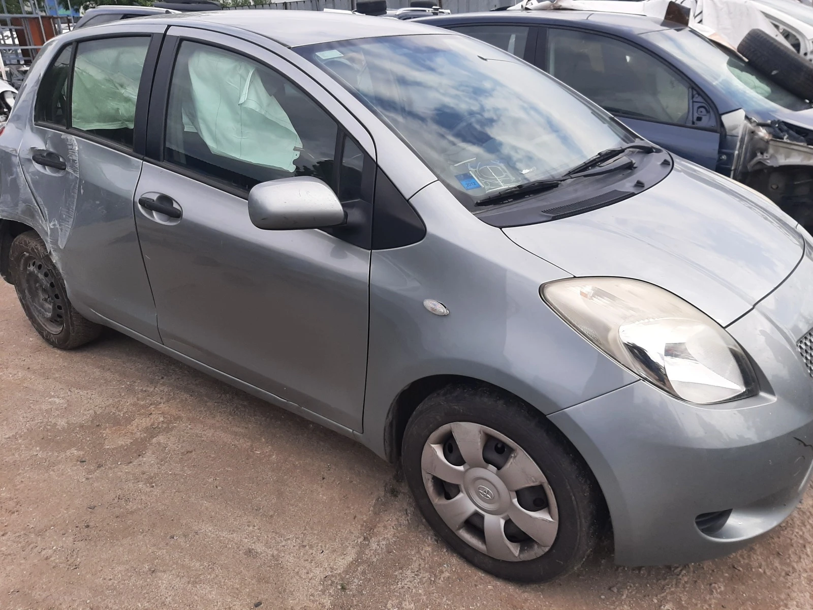 Toyota Yaris 1.0i тип 1 KR FE - изображение 4