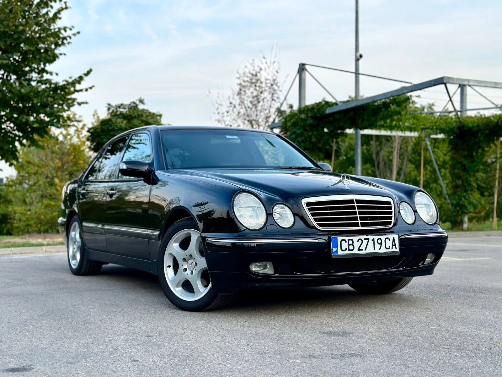 Mercedes-Benz E 320 AVANGARDE  - изображение 4