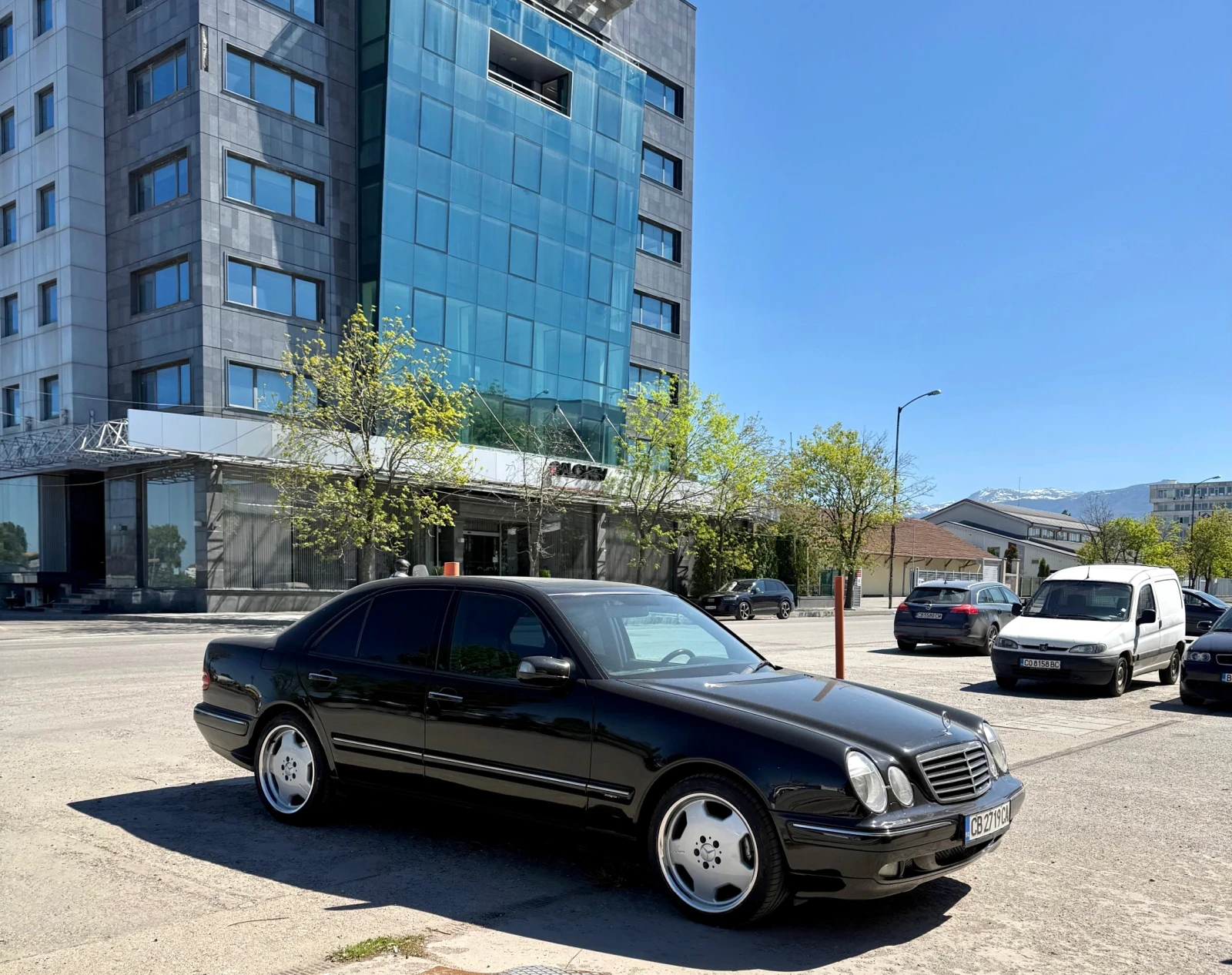 Mercedes-Benz E 320 AVANGARDE  - изображение 2