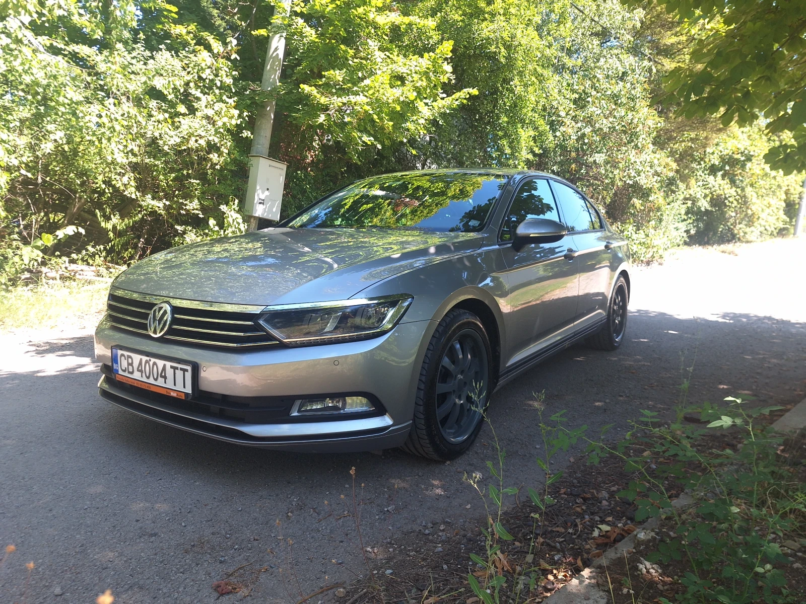 VW Passat 1.6 120 коня ръчна кутия 2 ри собственик !  - изображение 2