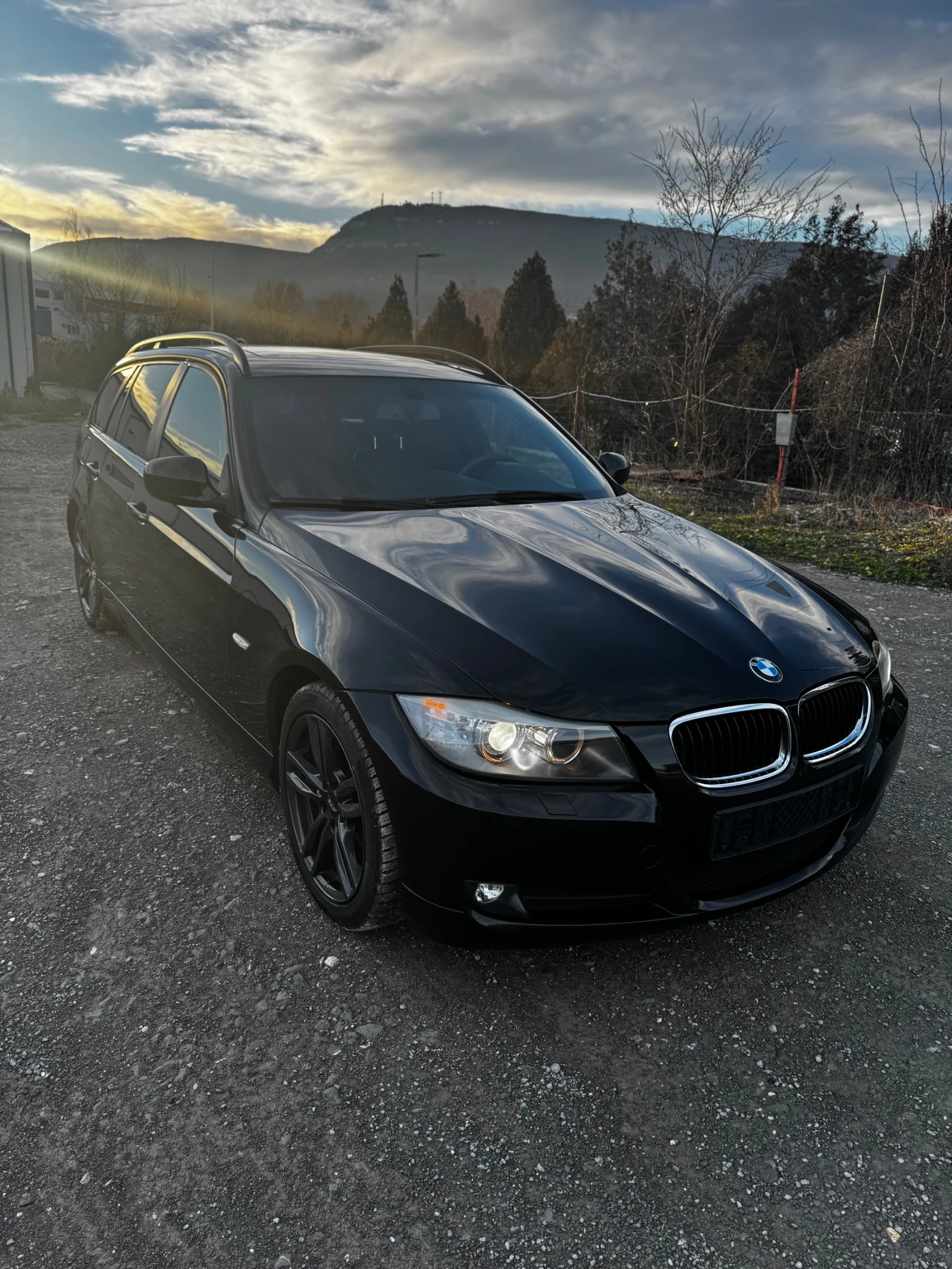 BMW 318 D FACE/NAVI/PANO/KOJA/AUTOMATIC - [1] 