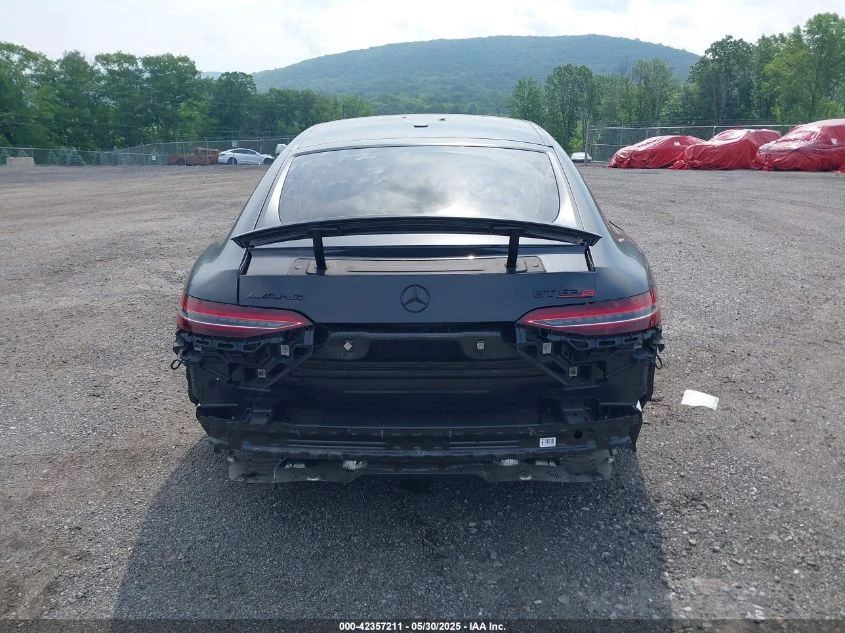 Mercedes-Benz AMG GT 53 4-DOOR COUPE - изображение 6