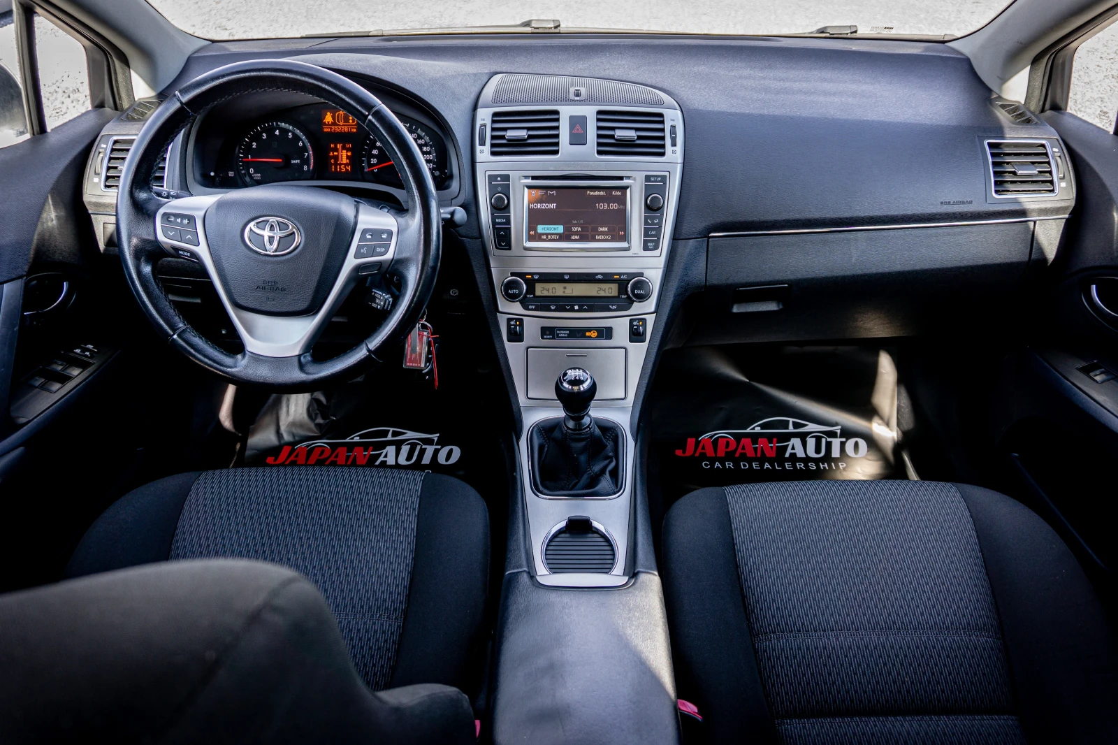 Toyota Avensis 1.8 VVT-i Facelift |   |  |  | Mobile.bg   11