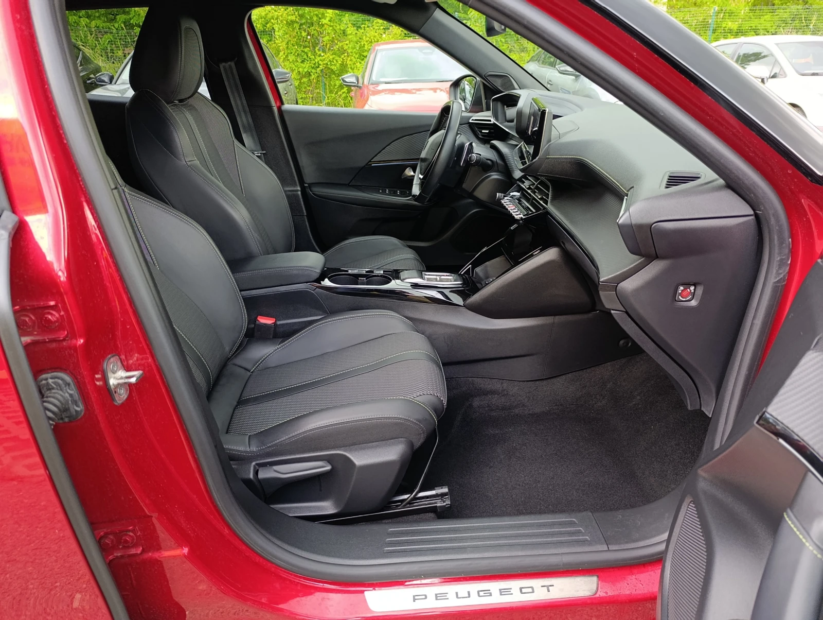 Peugeot 2008 GT 130kc. - Закупен от БГ, снимка 7 - Автомобили и джипове - 52554181