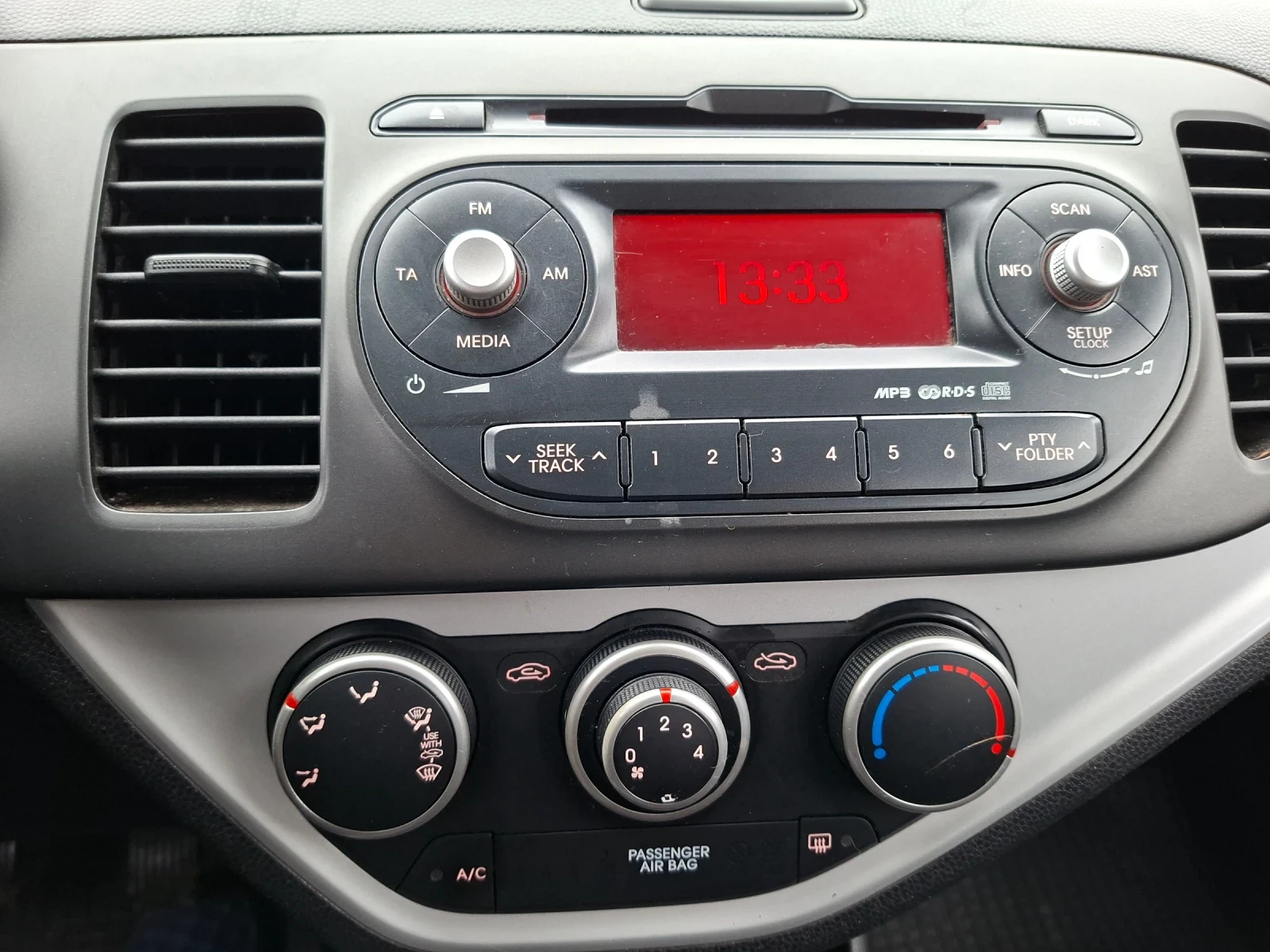 Kia Picanto 1.0i 69кс - изображение 10