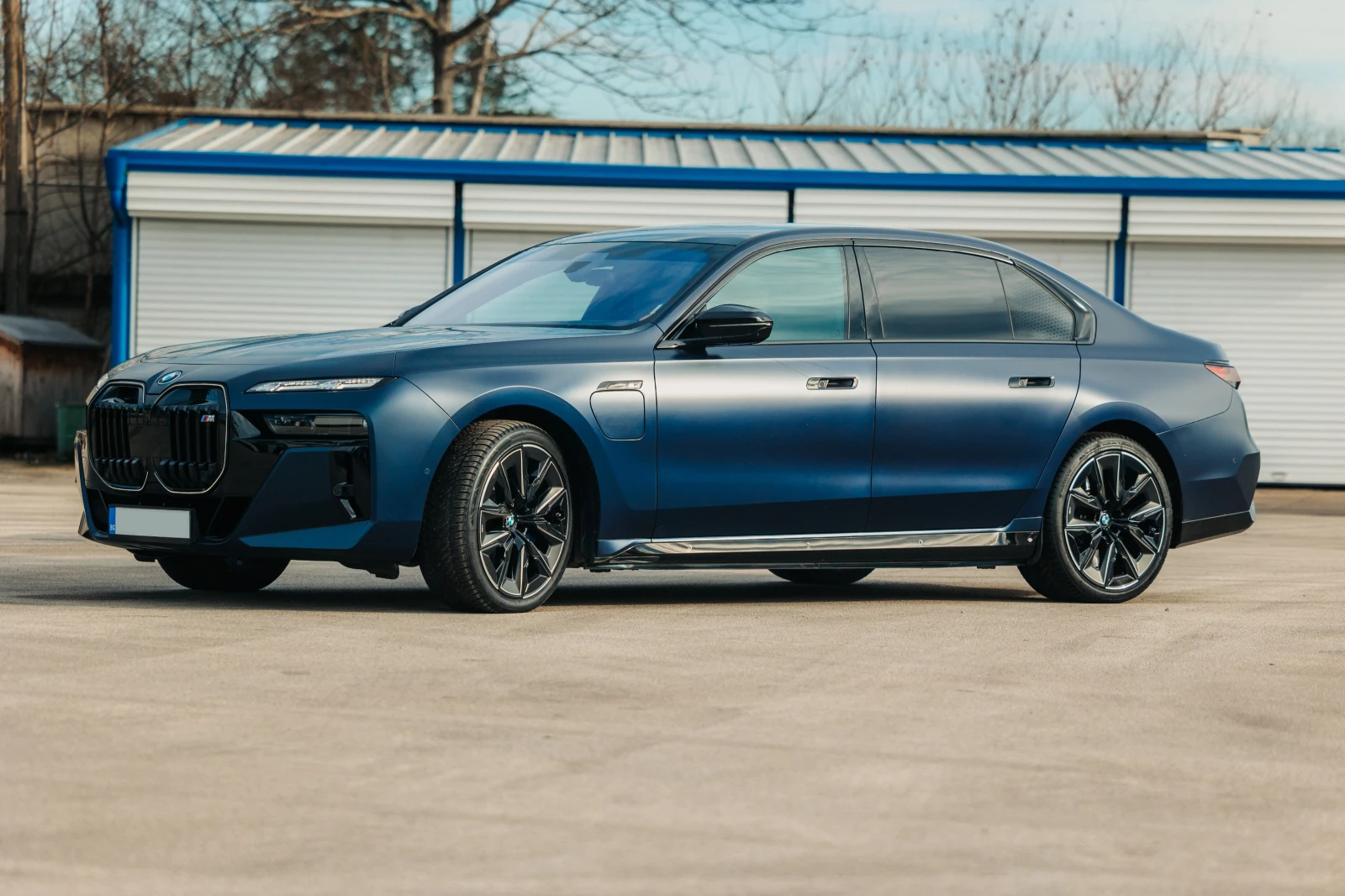 BMW 760 M760e Xdrive  - изображение 2