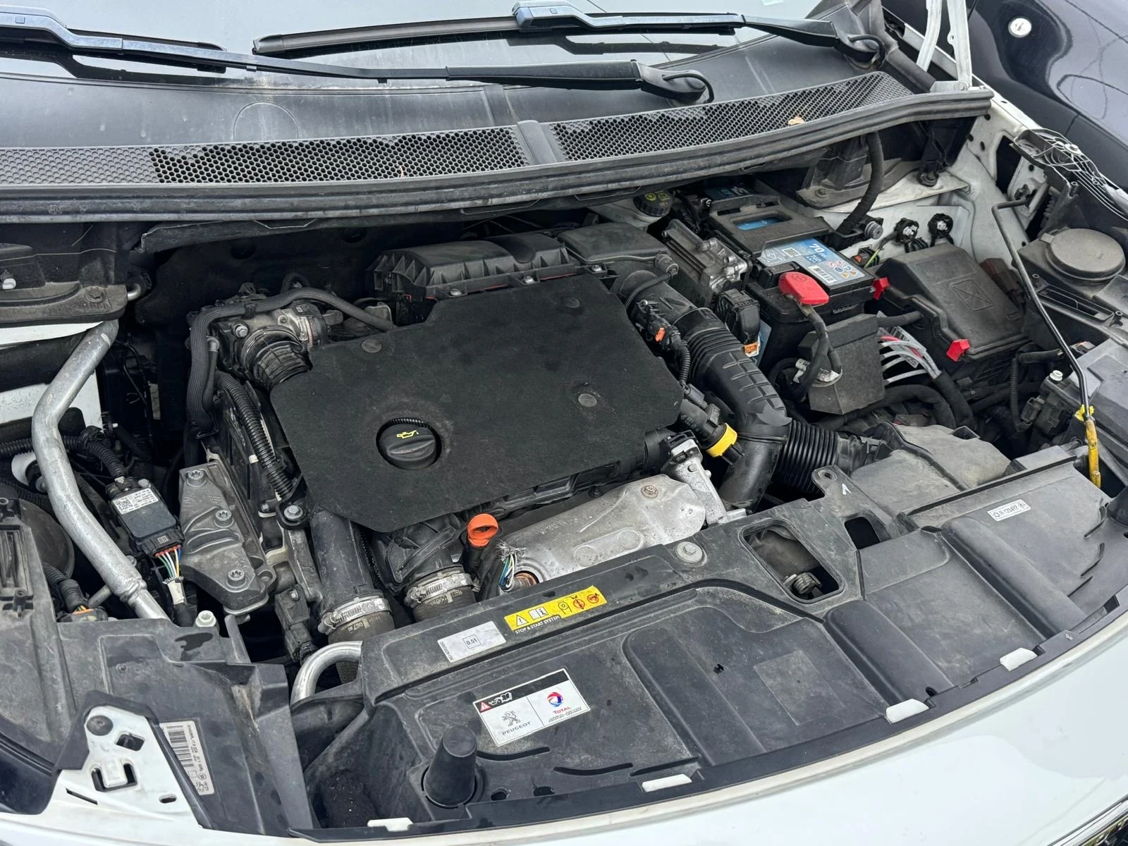 Peugeot 3008 КОЖА* КАМЕРА* ДИСТРОНИК* NAVI* LED* 1.5hdi 131hp, снимка 16 - Автомобили и джипове - 53713473