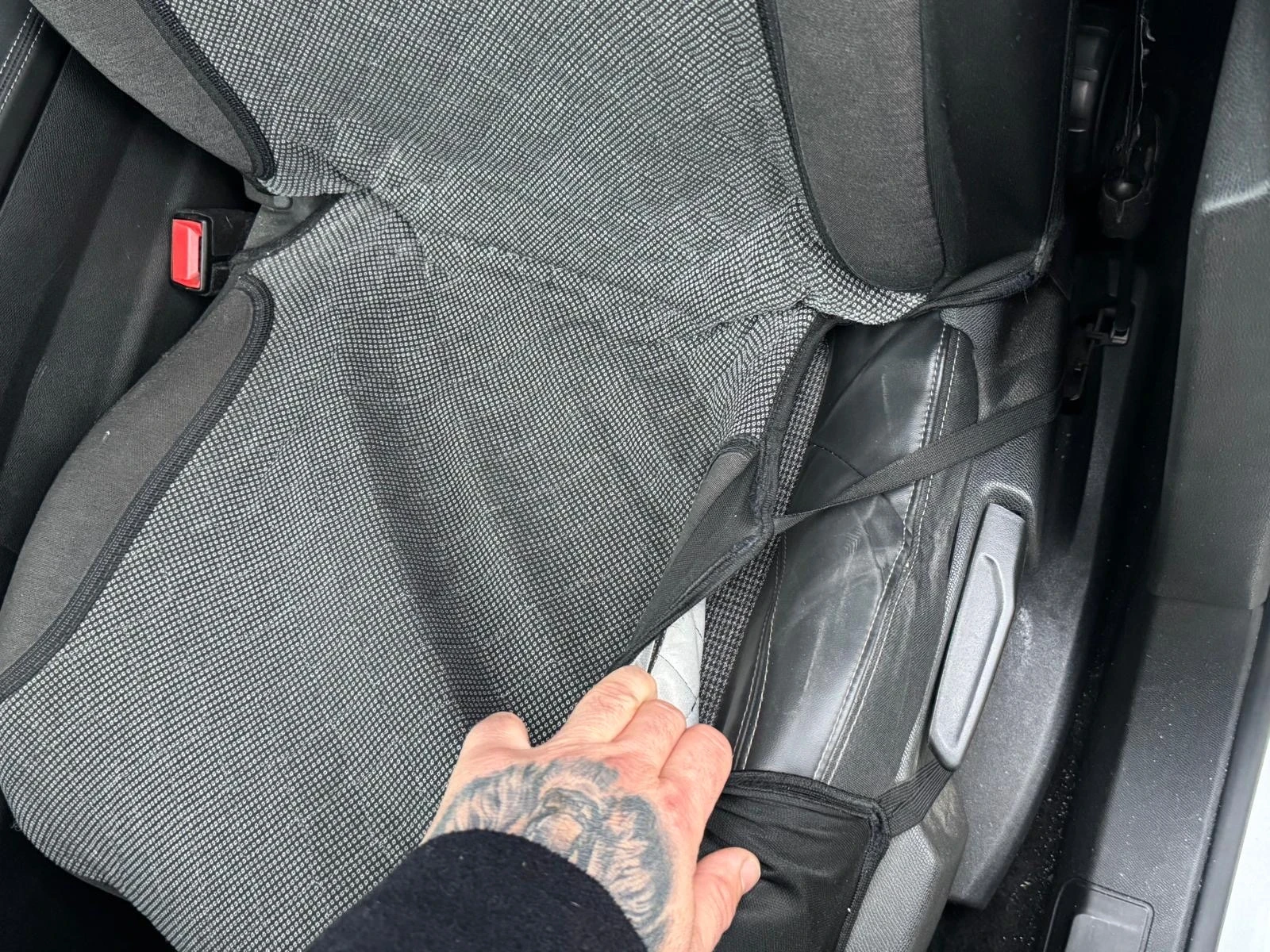 Peugeot 3008 КОЖА* КАМЕРА* ДИСТРОНИК* NAVI* LED* 1.5hdi 131hp, снимка 6 - Автомобили и джипове - 53713473