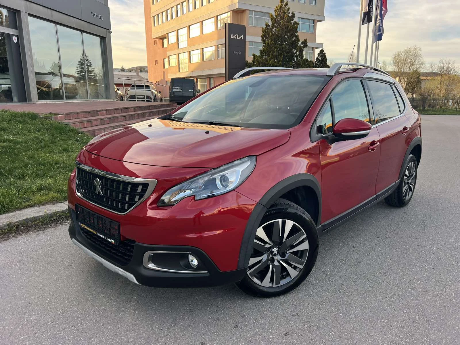 Peugeot 2008 1.2 thp 130, Allure, снимка 3 - Автомобили и джипове - 54128893