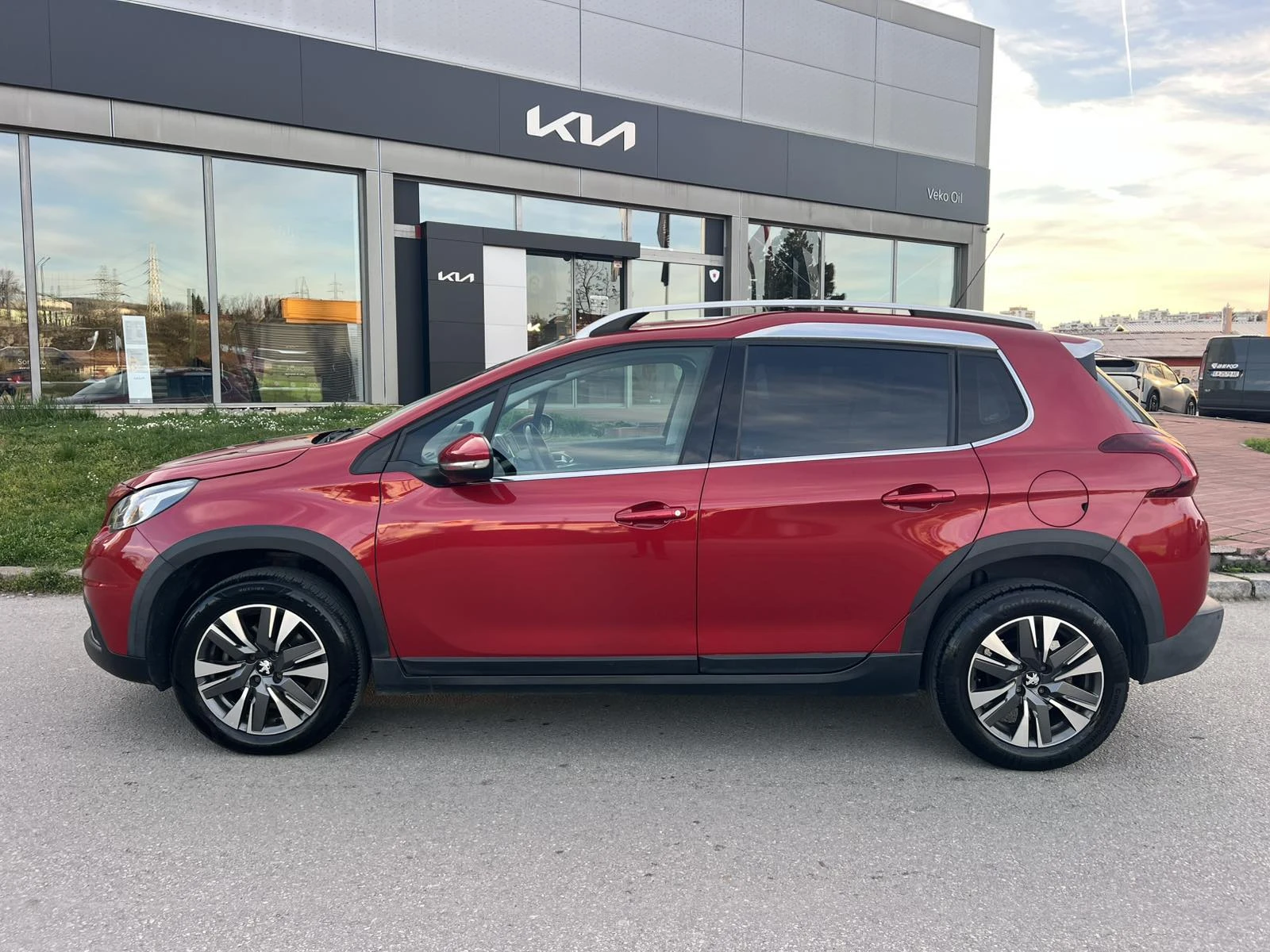 Peugeot 2008 1.2 thp 130, Allure, снимка 4 - Автомобили и джипове - 54128893