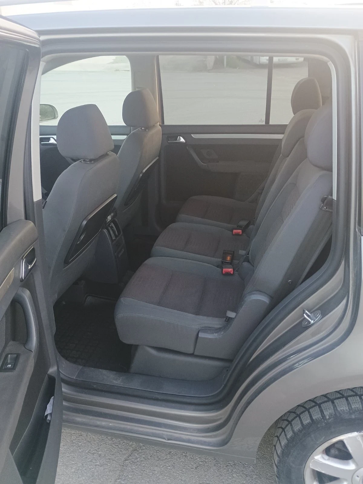 VW Touran 2.0 бензин/метан , снимка 5 - Автомобили и джипове - 54442550