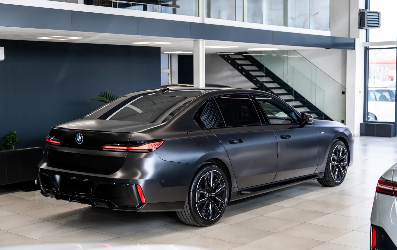 BMW 740 d xDrive M Sport Paket, снимка 3 - Автомобили и джипове - 54640456