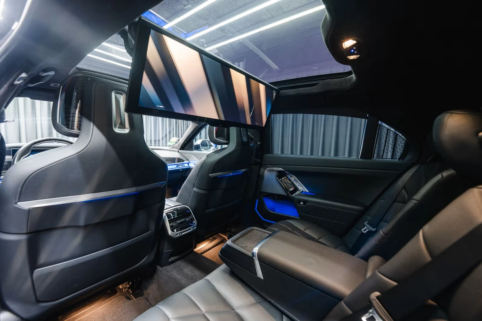 BMW 740 d xDrive M Sport Paket, снимка 8 - Автомобили и джипове - 54640456