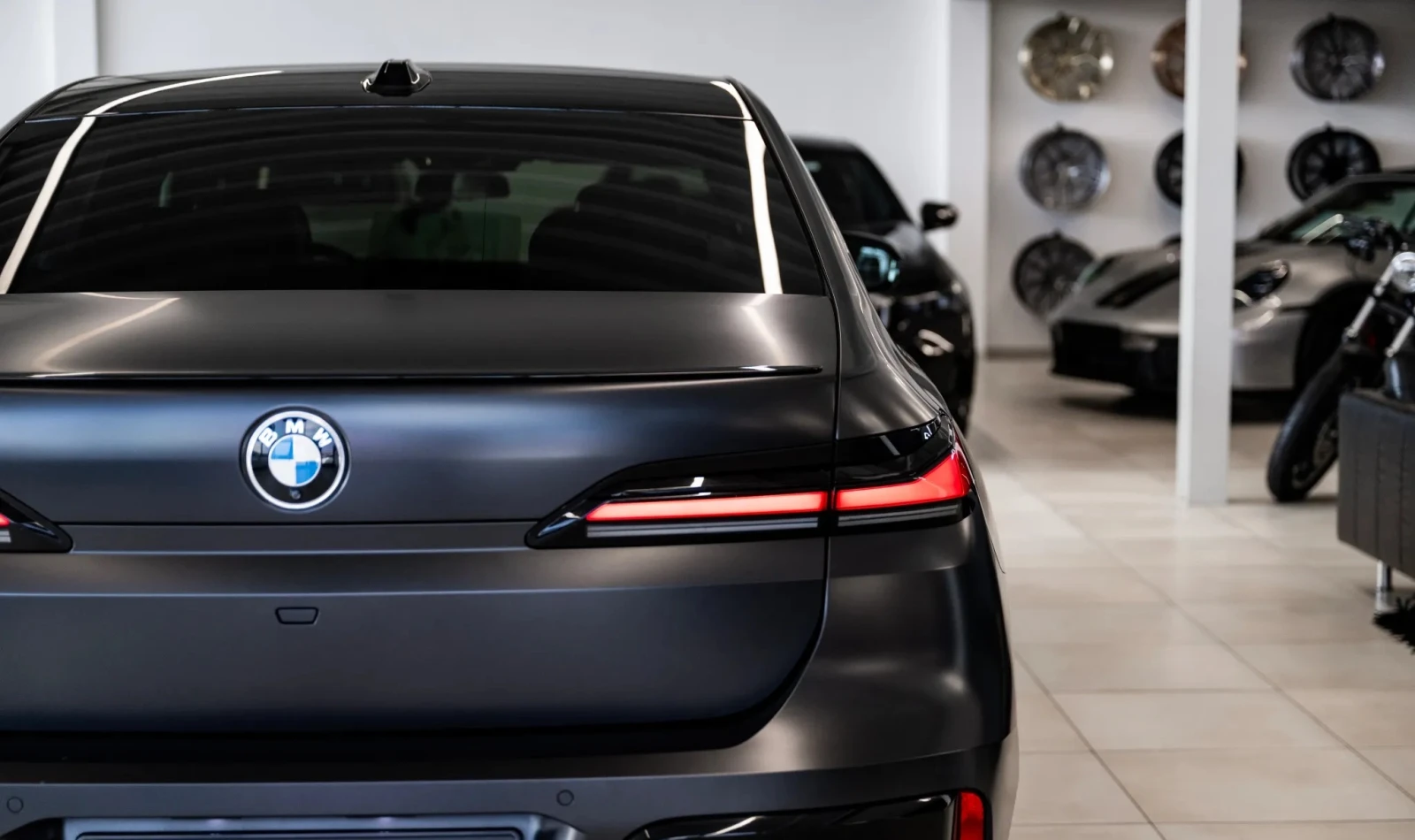 BMW 740 d xDrive M Sport Paket, снимка 4 - Автомобили и джипове - 54640456