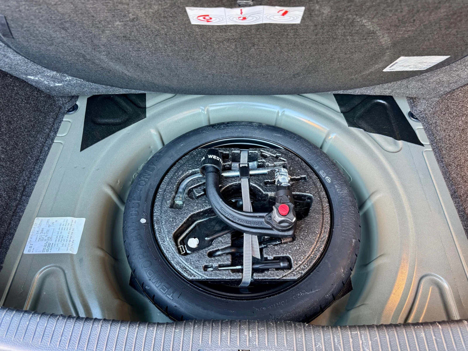 VW Golf 1.6TDi-GT, снимка 16 - Автомобили и джипове - 54947387