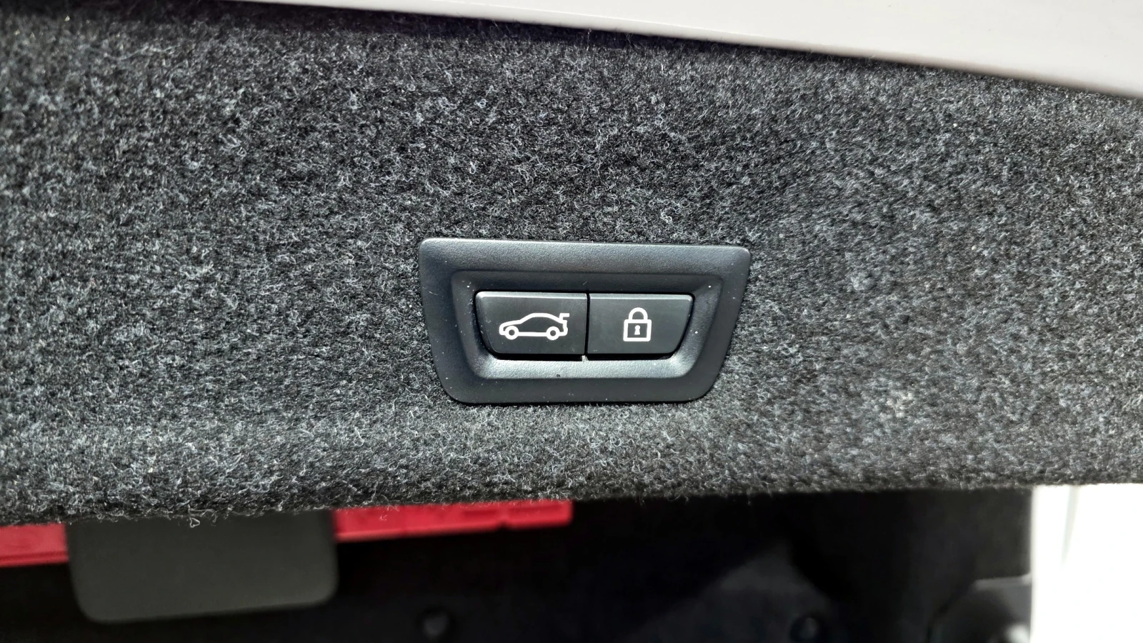 BMW 330 i xDrive M Sport, снимка 17 - Автомобили и джипове - 55477464