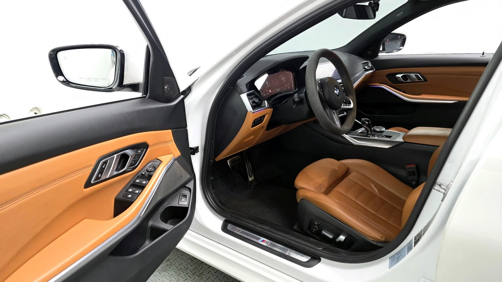 BMW 330 i xDrive M Sport, снимка 9 - Автомобили и джипове - 55477464
