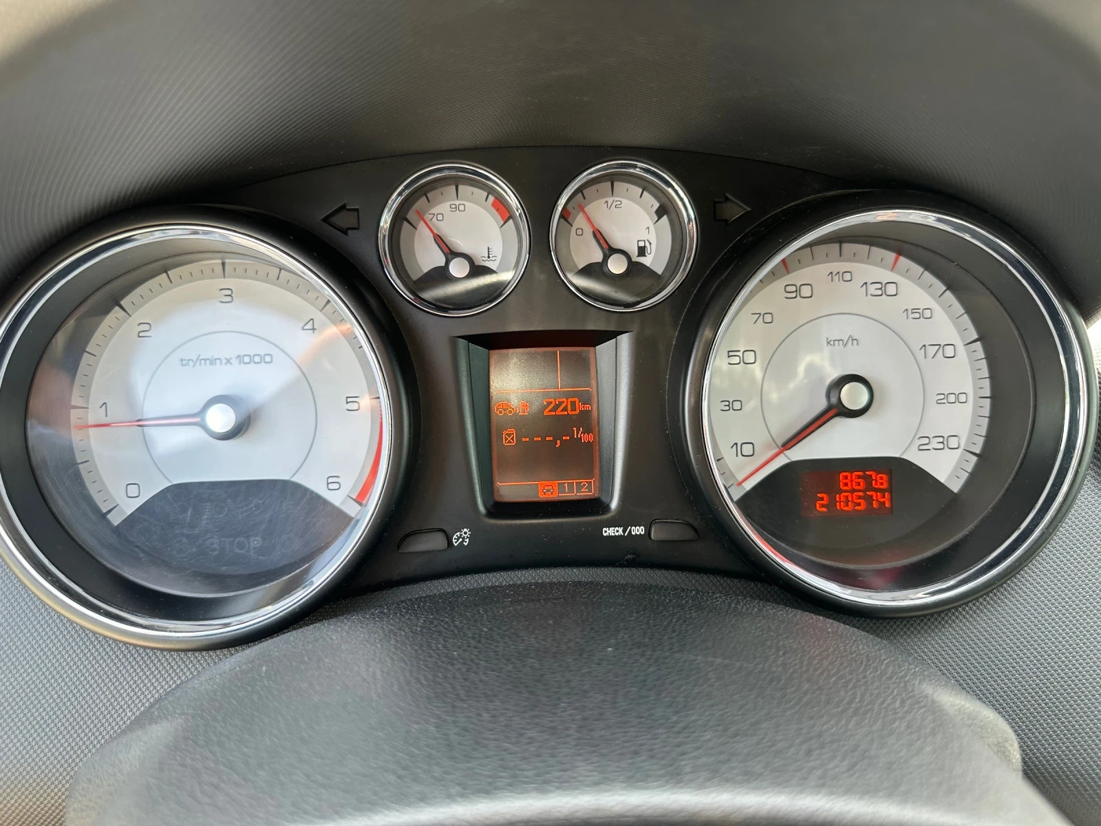 Peugeot 308, снимка 8 - Автомобили и джипове - 55694910
