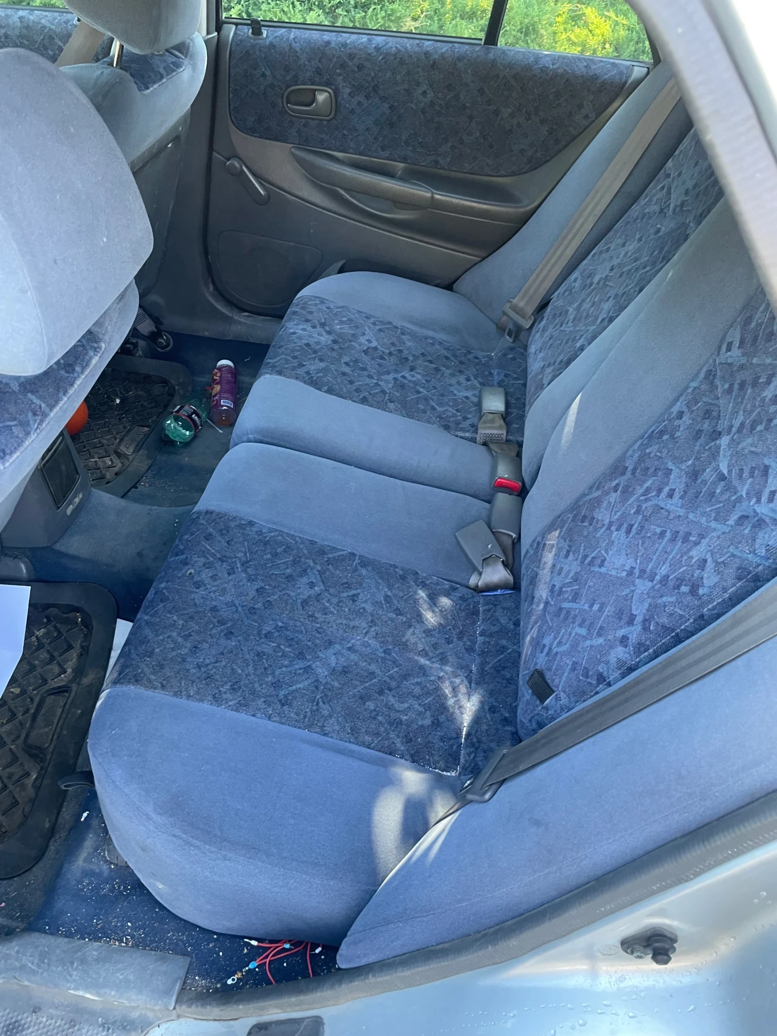 Mazda 323 Бензин/гас, снимка 6 - Автомобили и джипове - 56111691