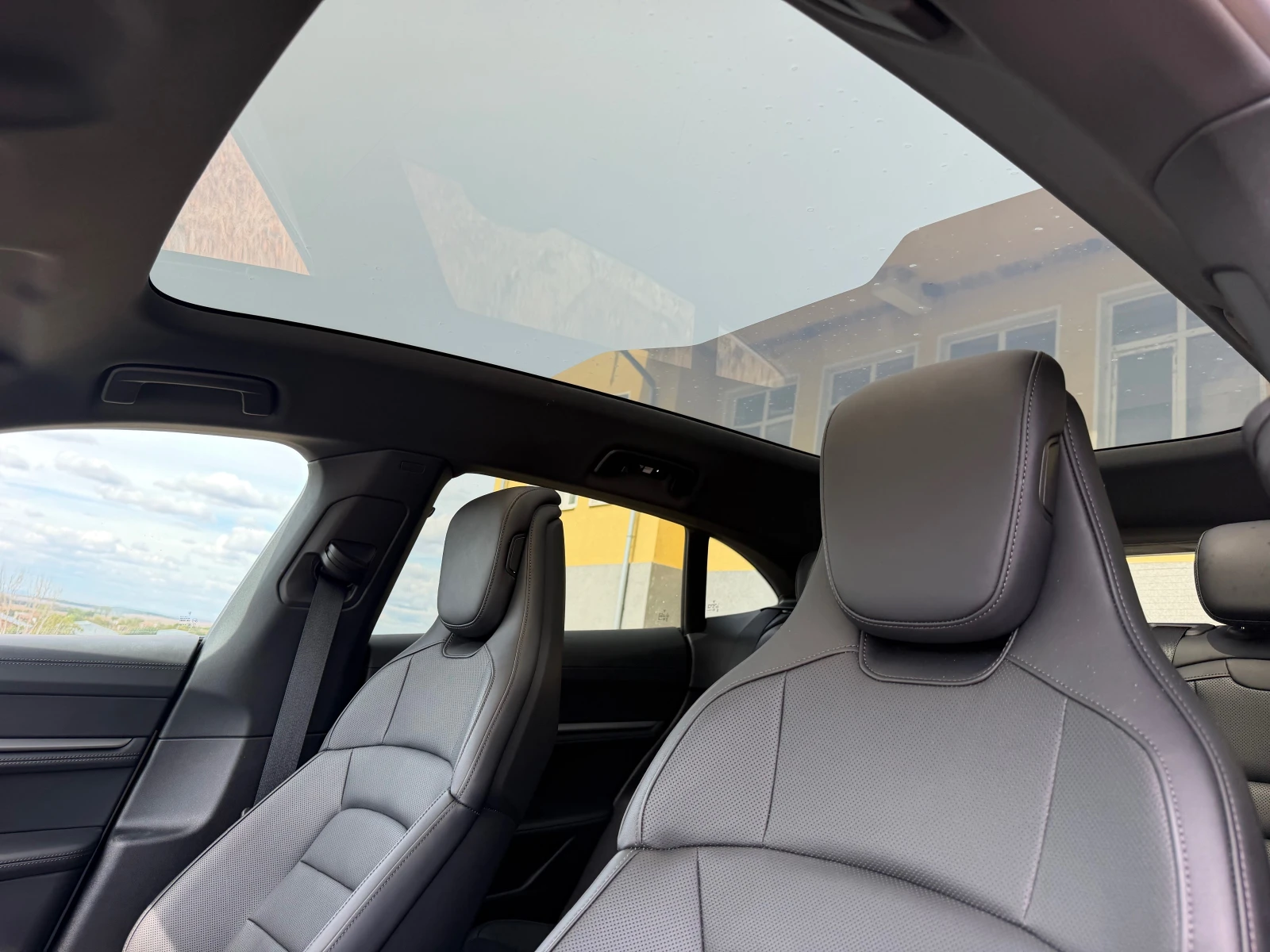 Porsche Taycan CROSS TURISMO 4S МАСАЖ ОБДУХВАНЕ ЛИЗИНГ, снимка 12 - Автомобили и джипове - 56120788