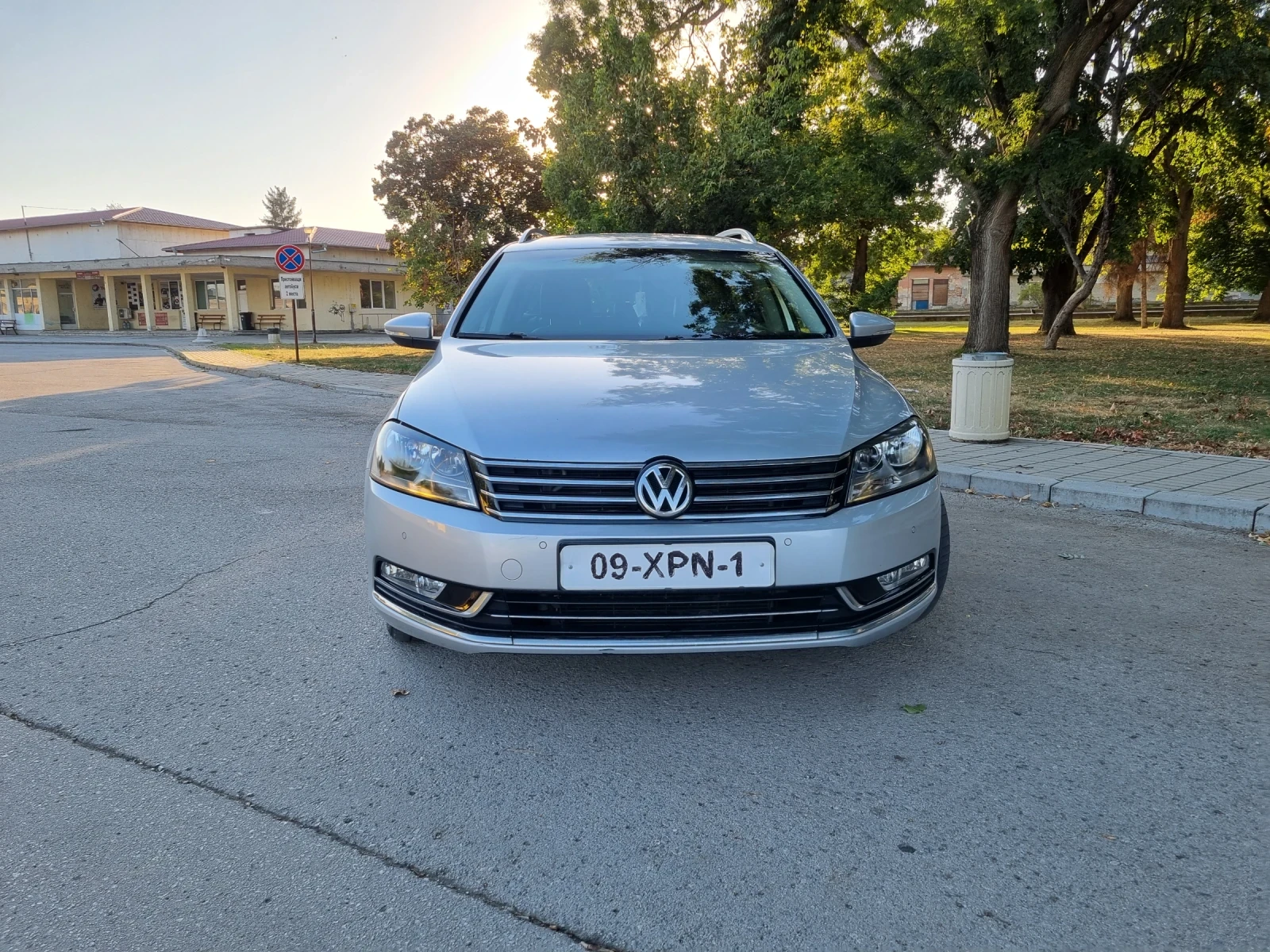 VW Passat 1.6 TDI, снимка 13 - Автомобили и джипове - 56309245