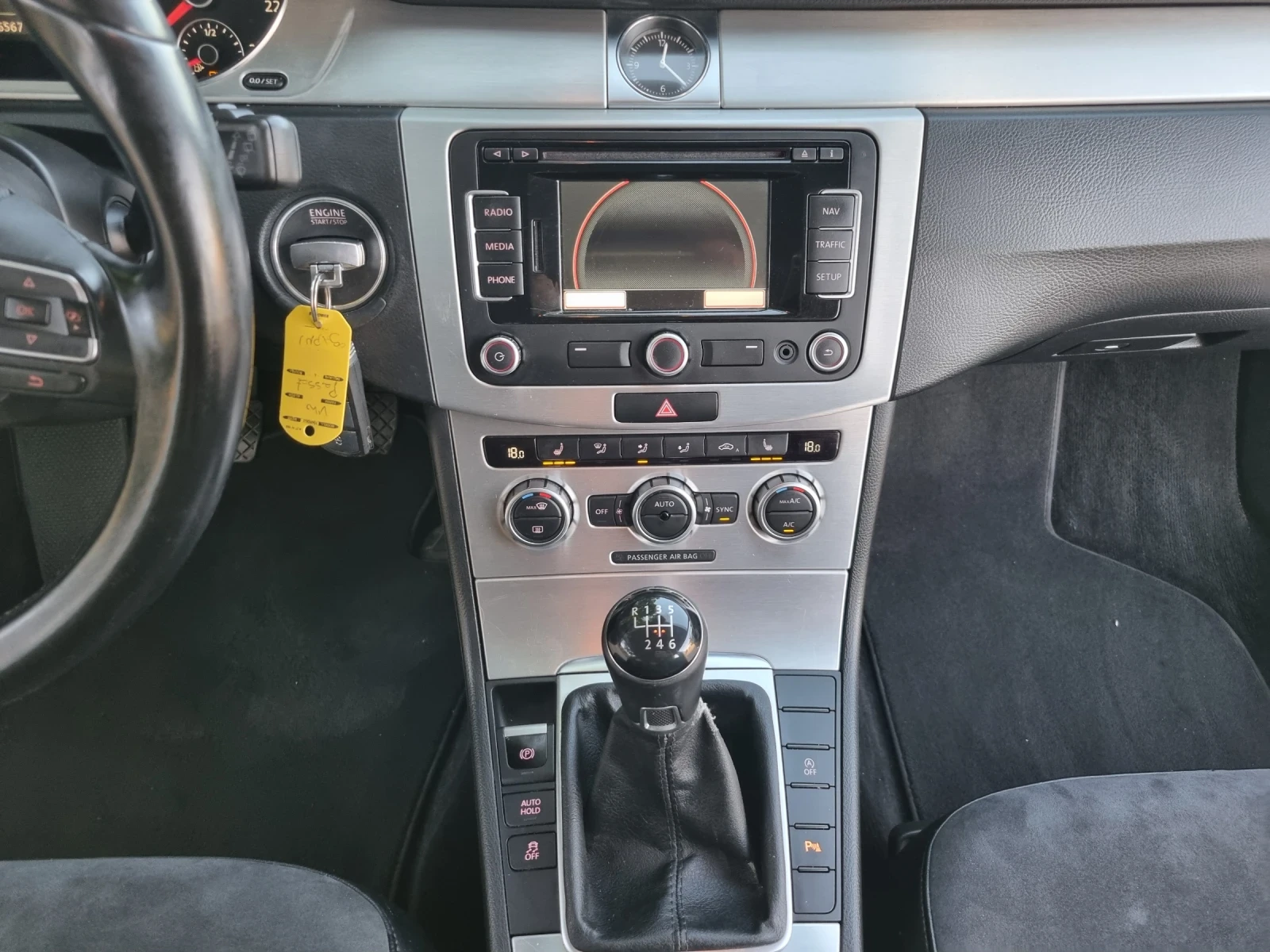 VW Passat 1.6 TDI, снимка 11 - Автомобили и джипове - 56309245