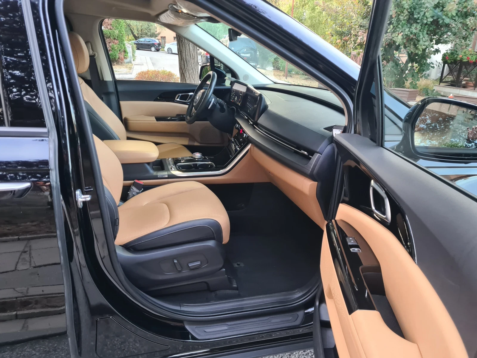 Kia Carnival 2.2 CRDI 8 + 1 , снимка 11 - Автомобили и джипове - 56331990