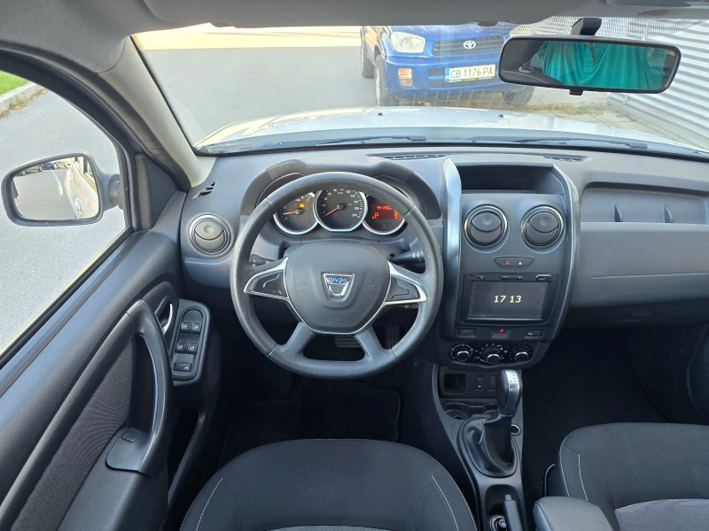 Dacia Duster 1.5 dCi, снимка 9 - Автомобили и джипове - 47608313