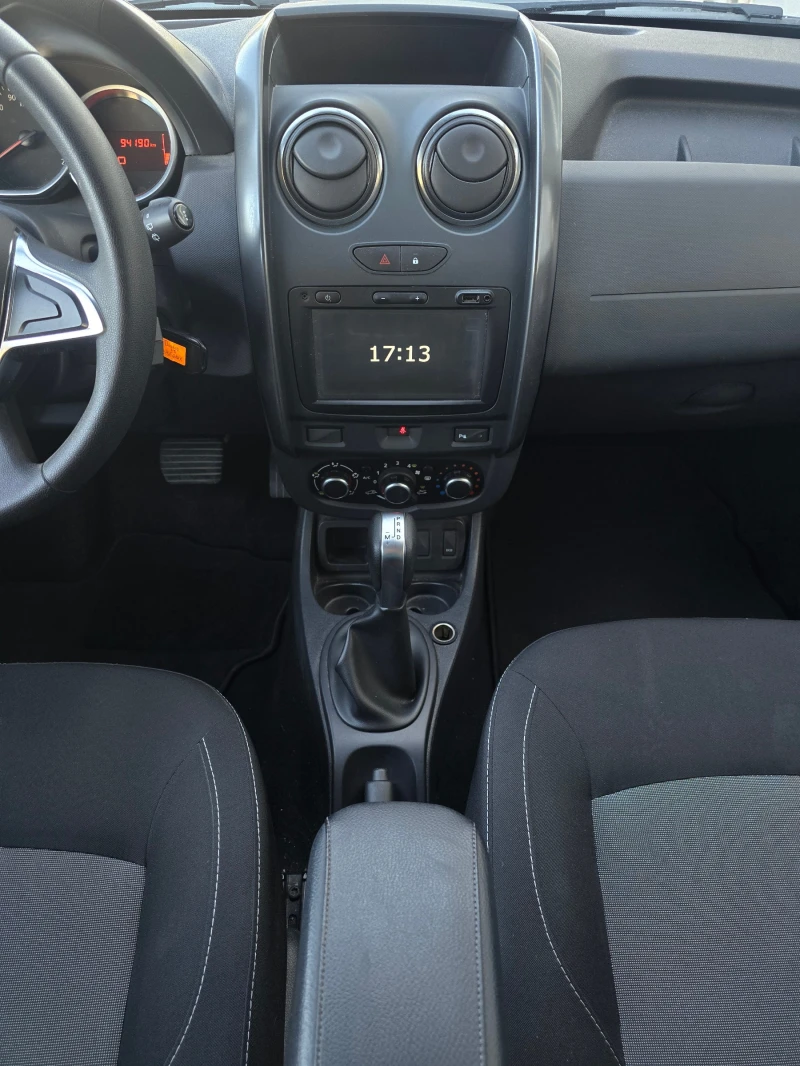 Dacia Duster 1.5 dCi, снимка 10 - Автомобили и джипове - 47608313