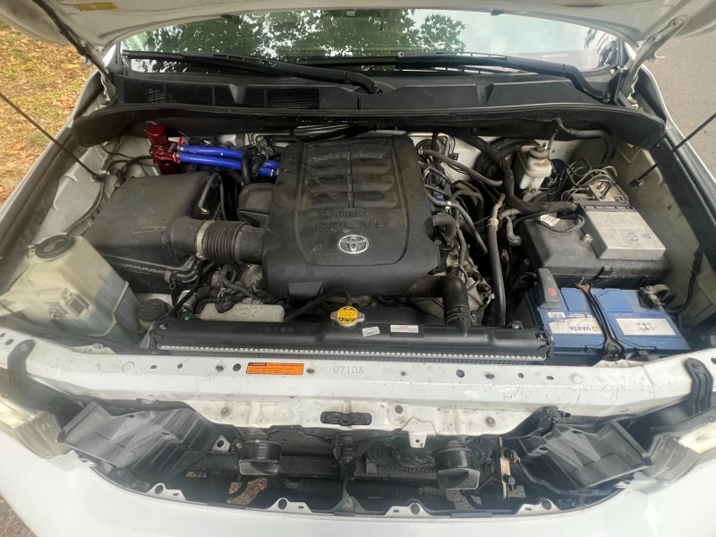 Toyota Sequoia 5.7 LPG, снимка 16 - Автомобили и джипове - 52024992