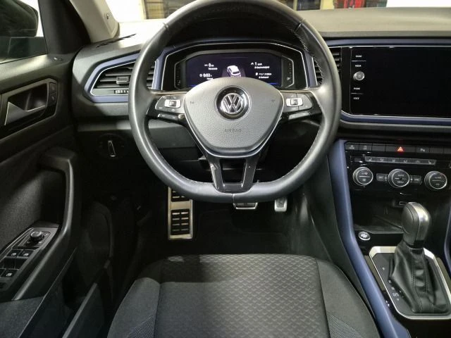 VW T-Roc 2.0TDI/R-LINE/150HP/DSG/ACC/CARPLAY/NAVI/19&#39;&#, снимка 8 - Автомобили и джипове - 48321194