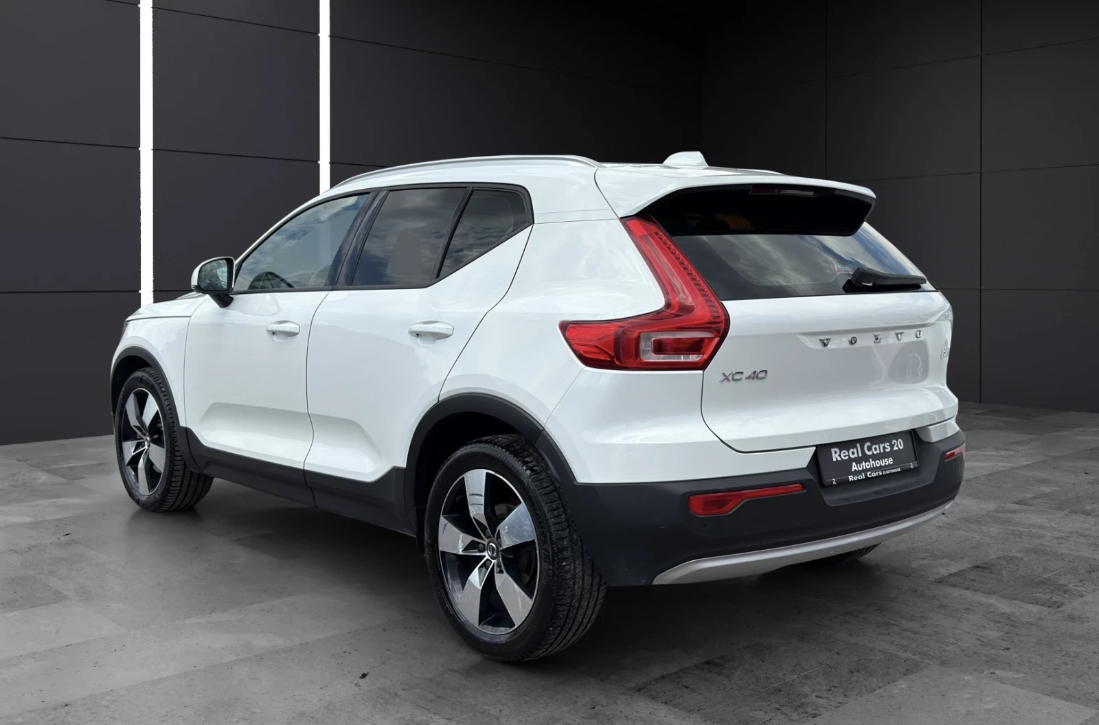 Volvo XC40 * 2.0D* 4x4* LED* CAM* NAVI*  - изображение 3