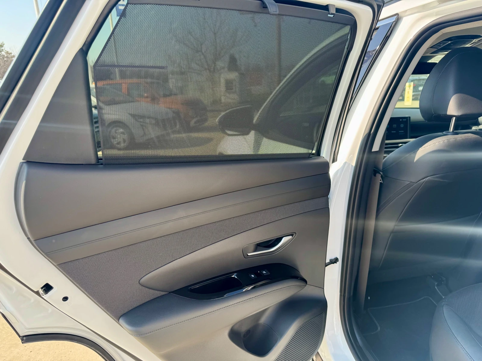 Hyundai Tucson Premium Hybrid 4x4 , снимка 8 - Автомобили и джипове - 53732930