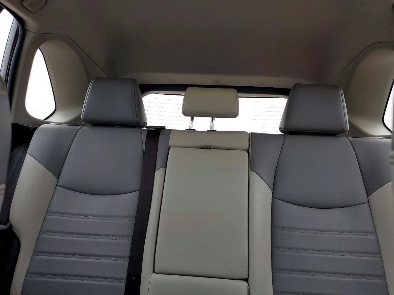 Toyota Rav4 2.5* XLE PREMIUM* РЕАЛНИ КМ!, снимка 9 - Автомобили и джипове - 53918532