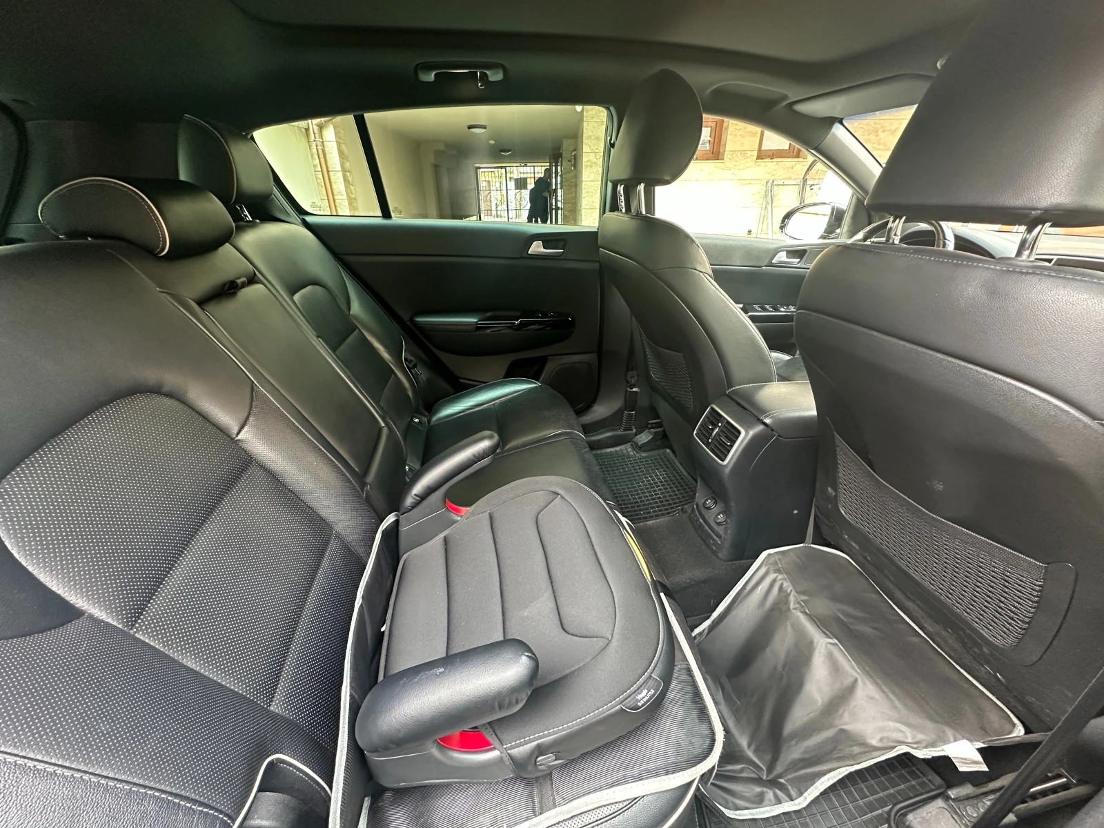 Kia Sportage лек автомобил, снимка 8 - Автомобили и джипове - 53995960