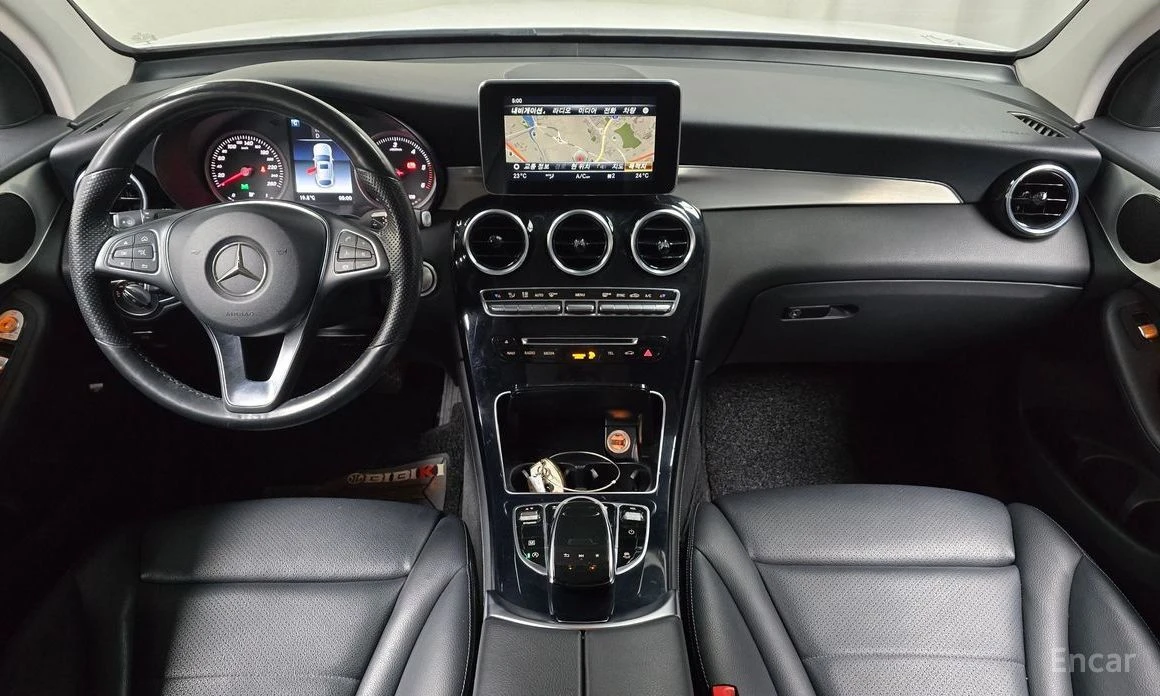 Mercedes-Benz GLC 220, снимка 7 - Автомобили и джипове - 54456660