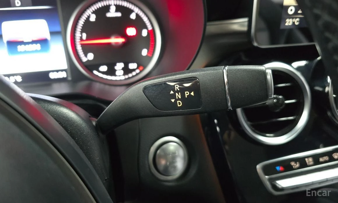 Mercedes-Benz GLC 220, снимка 9 - Автомобили и джипове - 54456660