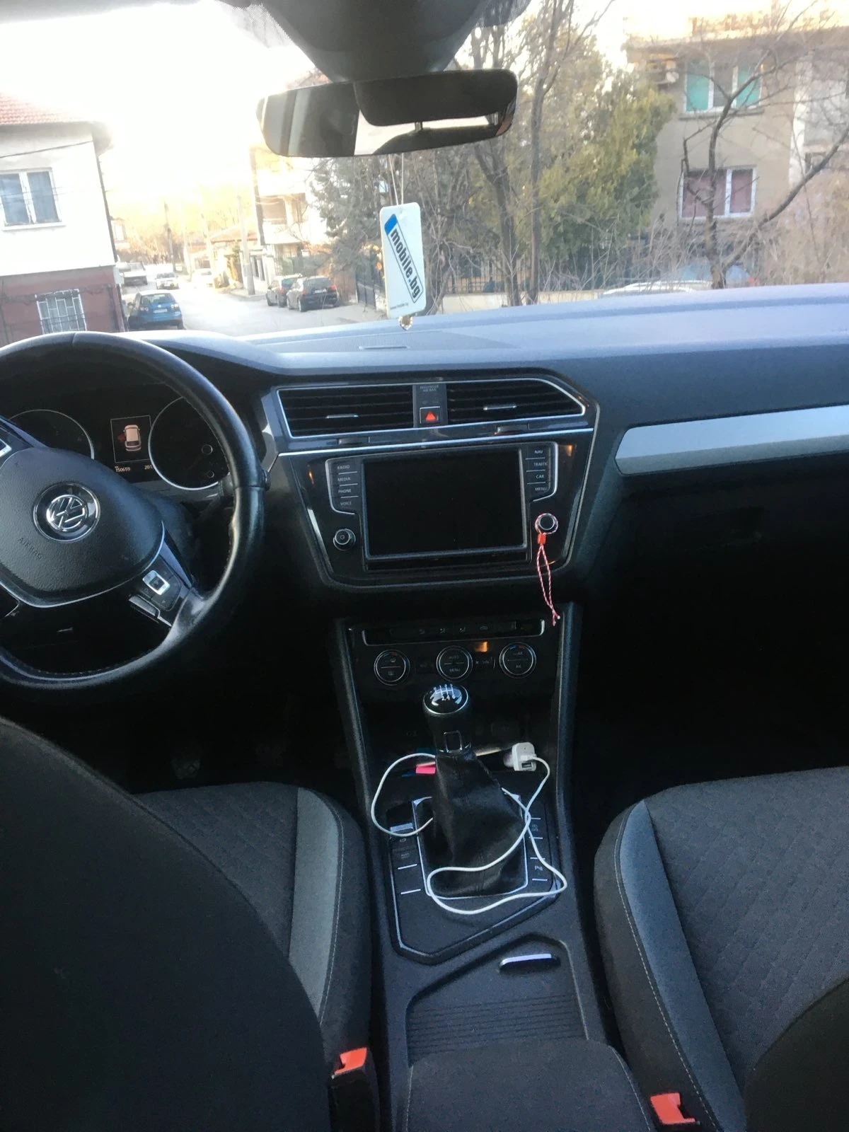 VW Tiguan 1.600 TDI, снимка 4 - Автомобили и джипове - 54633783