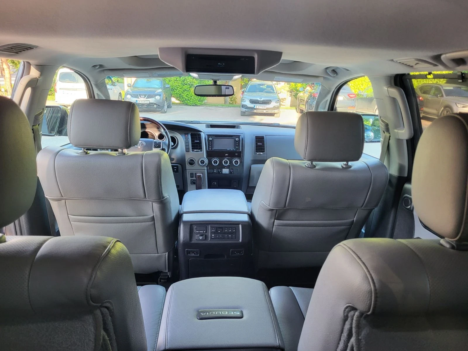 Toyota Sequoia Platinum, снимка 10 - Автомобили и джипове - 54650636
