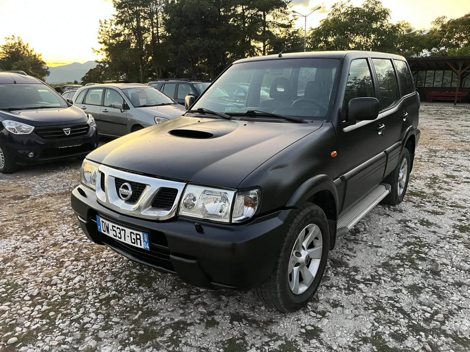 Nissan Terrano 2.7/ФРАНЦИЯ/БЕЗ РЪЖДА/7МЕСТА, снимка 2 - Автомобили и джипове - 56247421