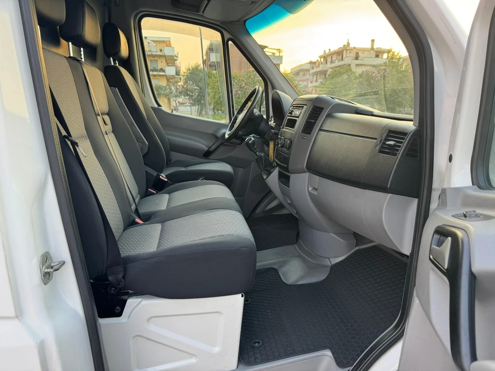 VW Crafter 2.0TDI 143кс.. - изображение 10