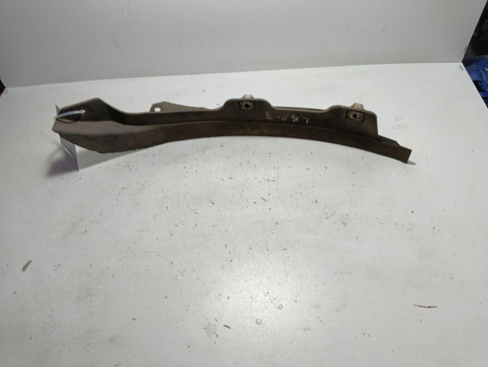 калобран ляв 8K0853887A Audi A4