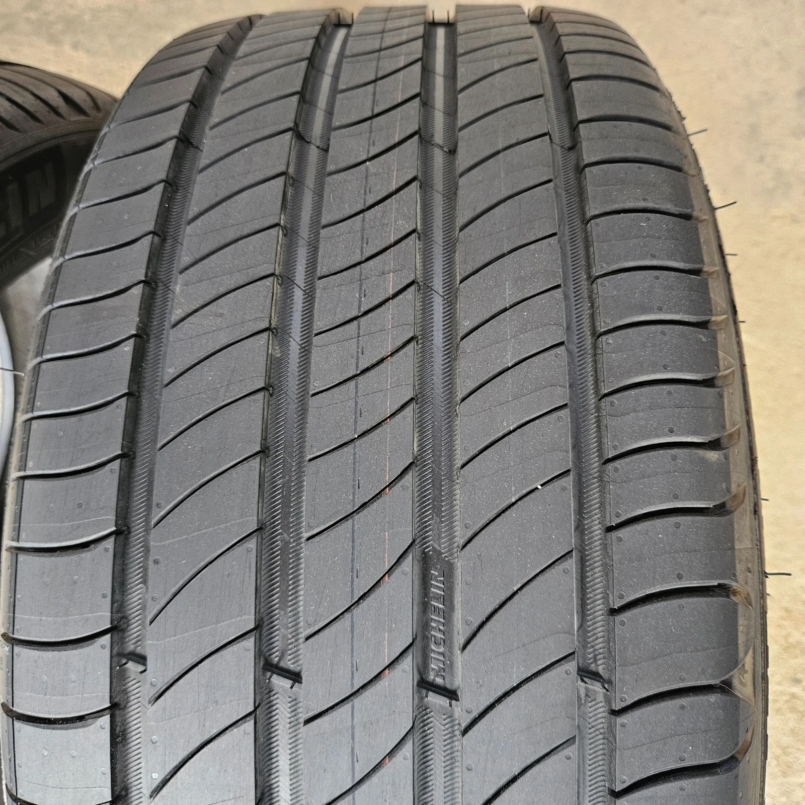  255/40R18 | Mobile.bg   6