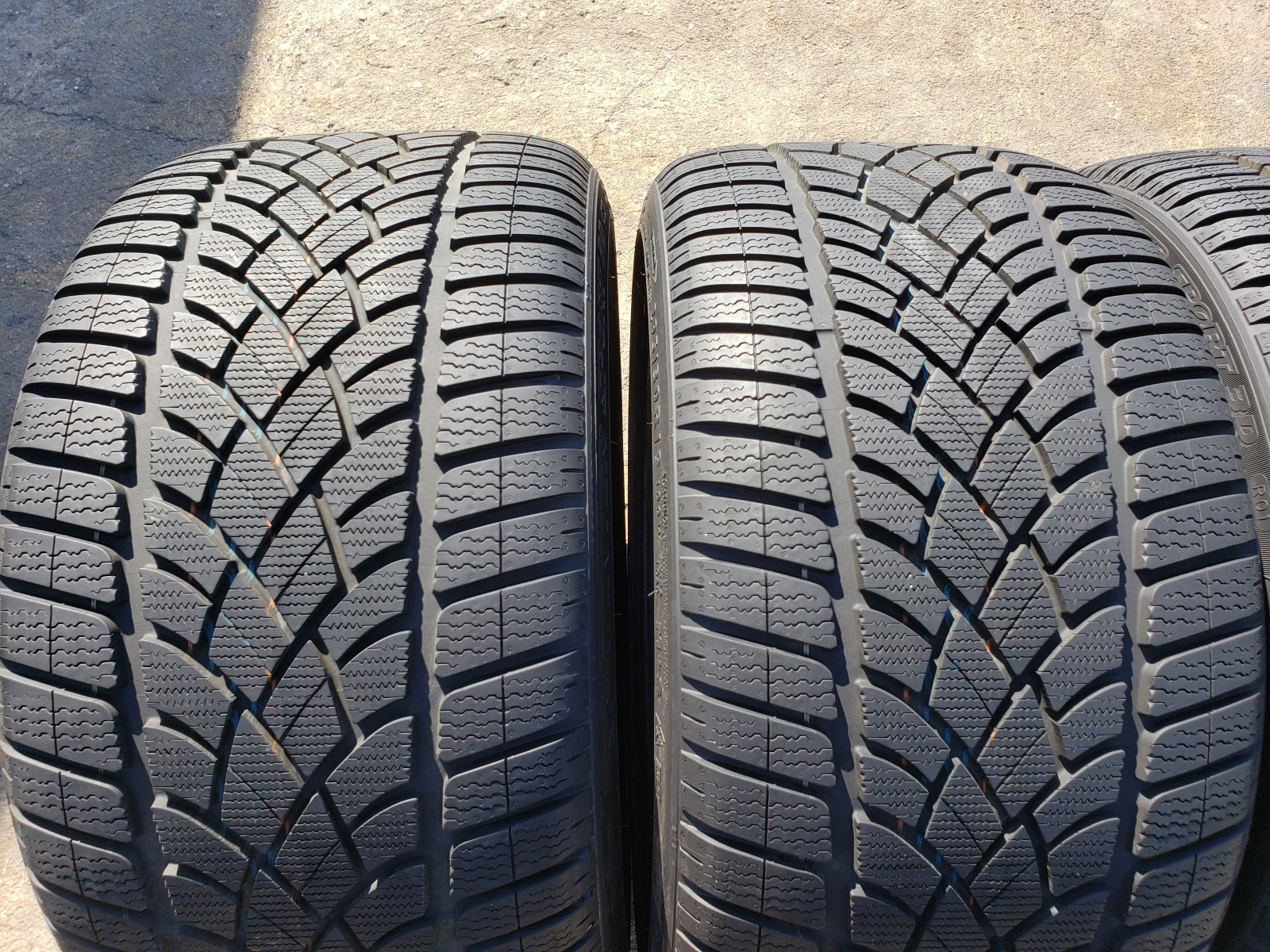 Гуми Зимни 295/30R19, снимка 4 - Гуми и джанти - 56138296