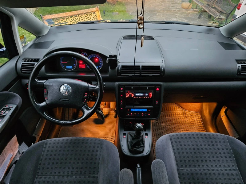 VW Sharan Family, снимка 12 - Автомобили и джипове - 52023291