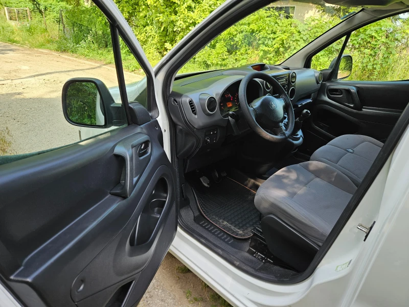 Peugeot Partner 1.6 HDI КЛИМАТИК, снимка 14 - Автомобили и джипове - 50560166